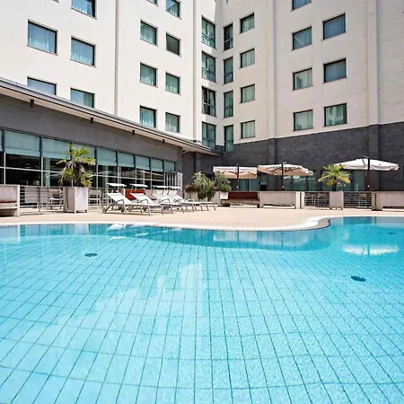 Hotel Novotel Milano Malpensa Aeroporto 4*